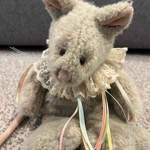 Phebe Phillips Mouse with Lace Collar